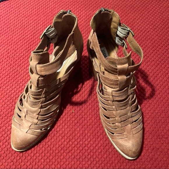 STEVE MADDEN Sz 8 Strappy Ankle  Booties Stacked Heel Leather - Picture 1 of 11